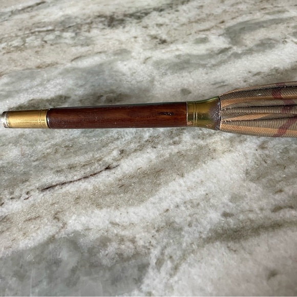 Burberry’s Umbrella With Wooden J Handle - Picture 10 of 10